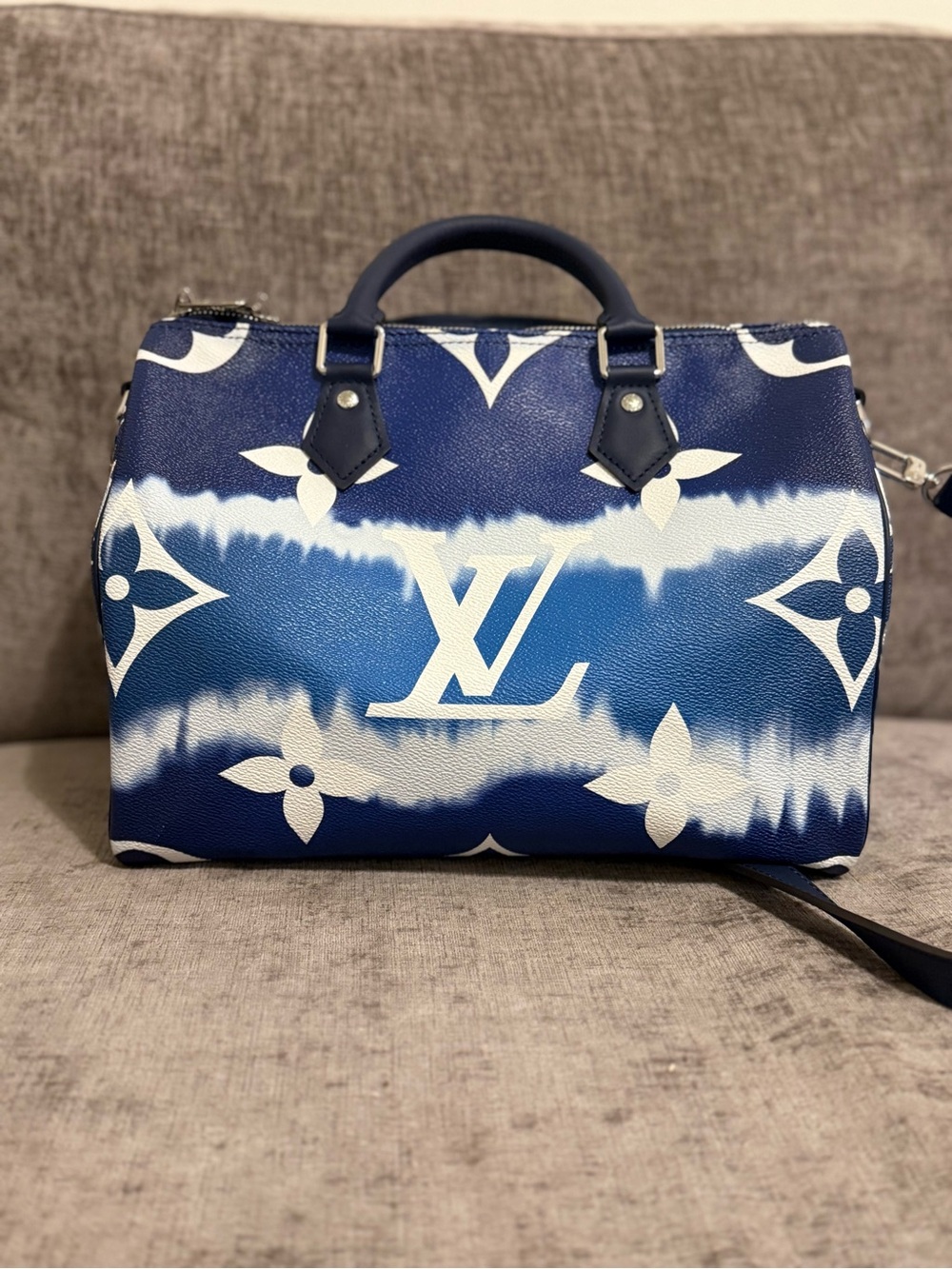 Louis Vuitton Blue and White Monogram Speedy Bandoulière Satchel - Picture 3 of 7